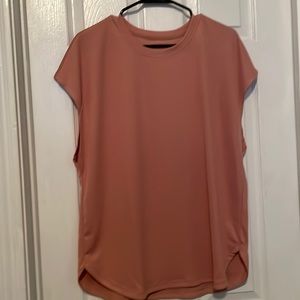 NWOT NIKE workout tee